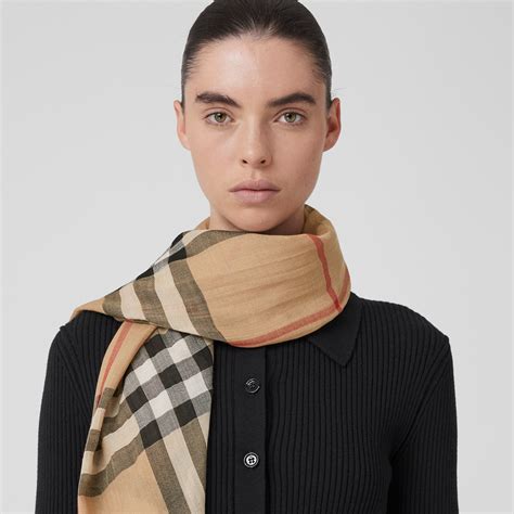 foulard burberry|burberry scarf 2024.